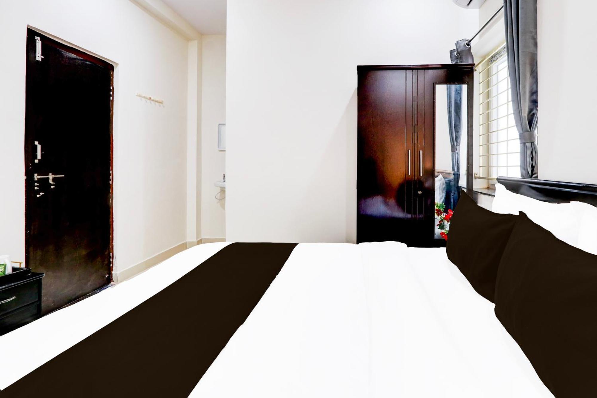 Super Hotel O Adibatla Near Tcs Ibrahimpatan Extérieur photo