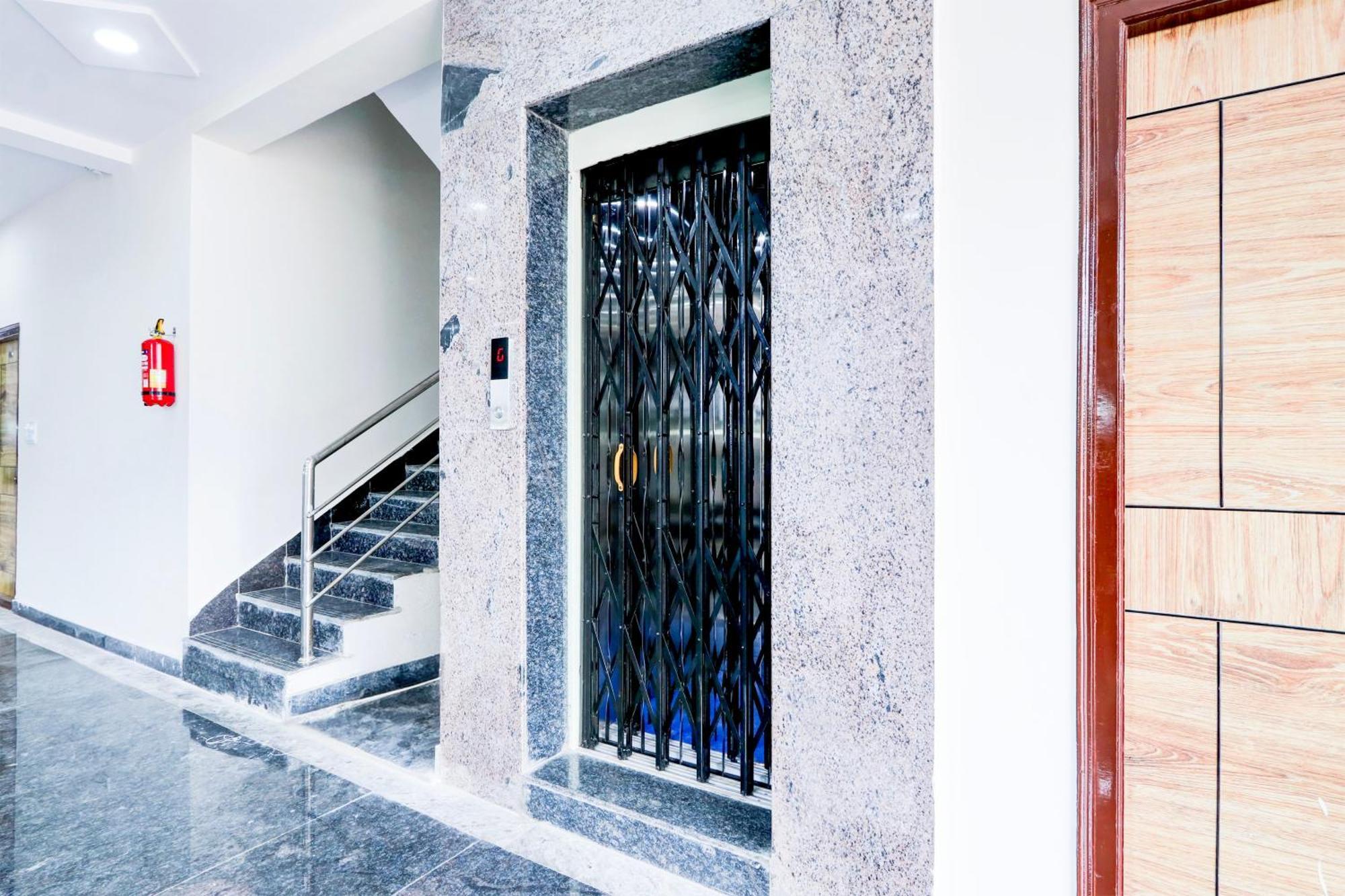 Super Hotel O Adibatla Near Tcs Ibrahimpatan Extérieur photo